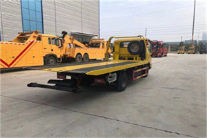 萨嘎非事故拖车